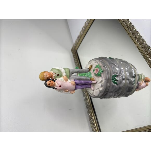 Vintage Loves Story Music Box Figurine Romantic Couple Hippie Couple Romantic - Picture 7 of 10